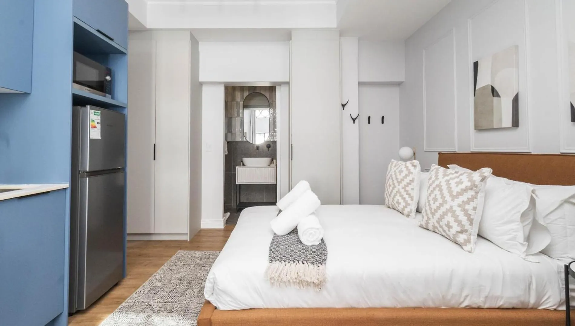 Appartement Venice House Stylish Stay With Balcony Le Cap