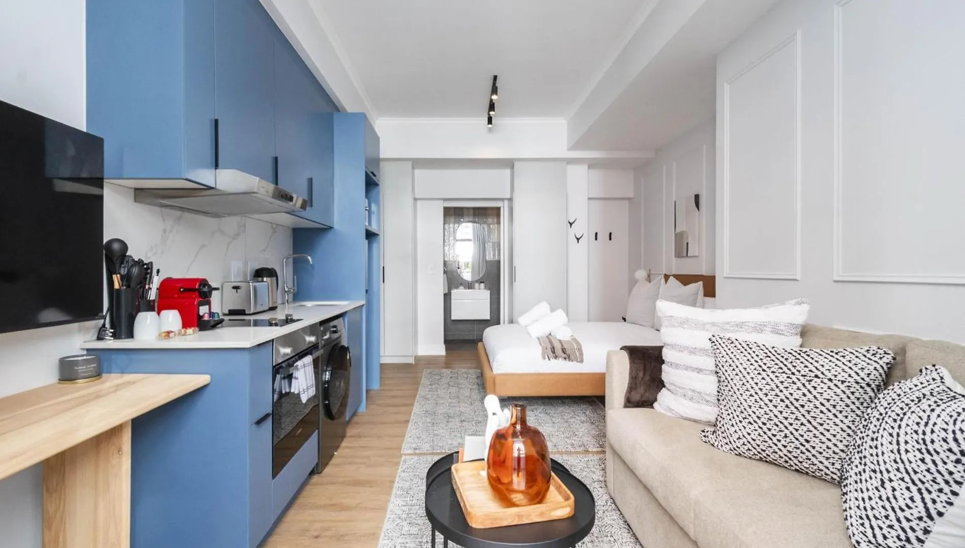 Appartement Venice House Stylish Stay With Balcony Le Cap